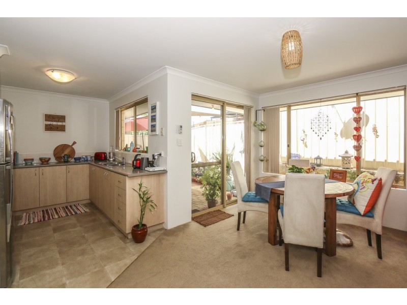 1/11 Clarence Road, Armadale WA 6112