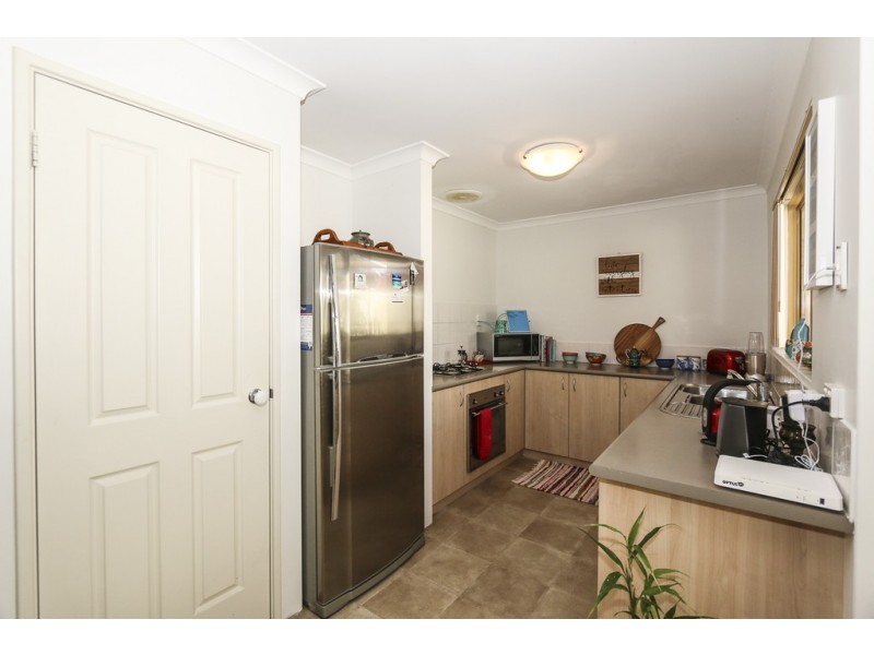 1/11 Clarence Road, Armadale WA 6112