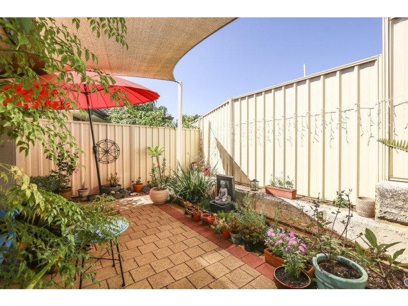 1/11 Clarence Road, Armadale WA 6112