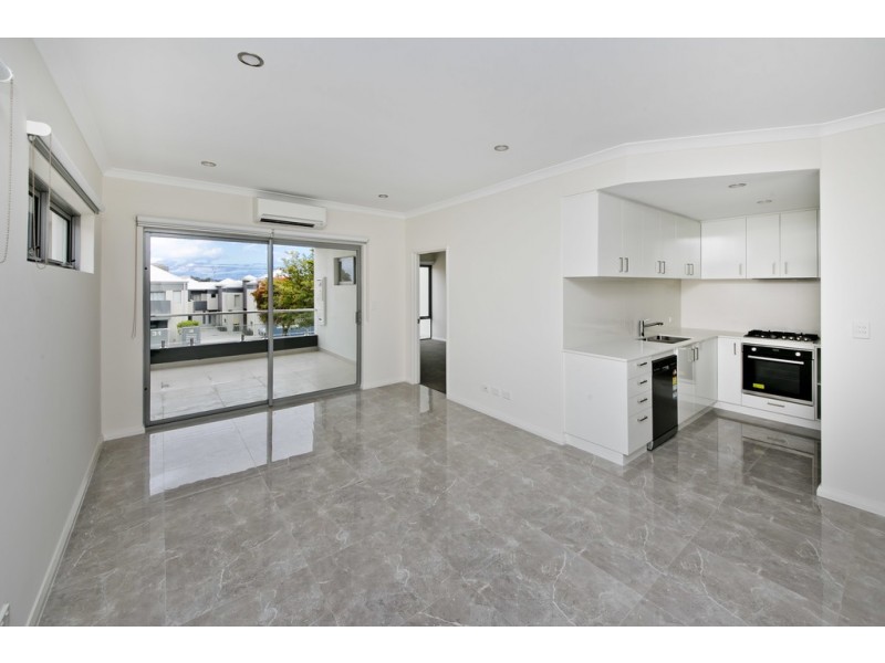 1/32 Pollard Street, Glendalough WA 6016