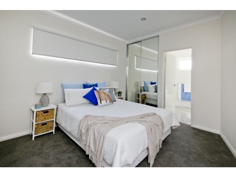 1/32 Pollard Street, Glendalough WA 6016