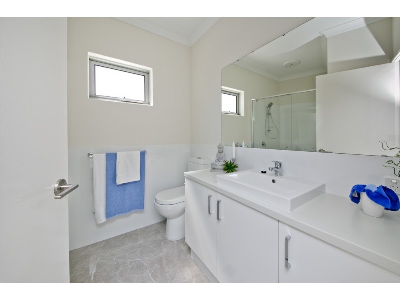 1/32 Pollard Street, Glendalough WA 6016