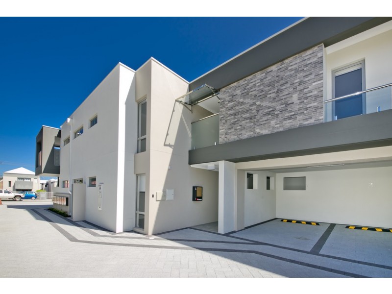 1/32 Pollard Street, Glendalough WA 6016