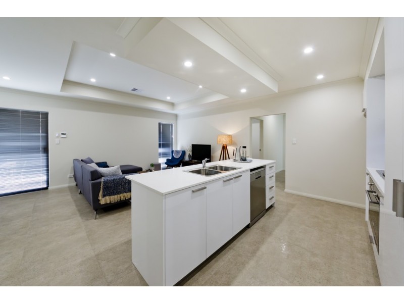 8c Hudson Street, Bayswater WA 6053