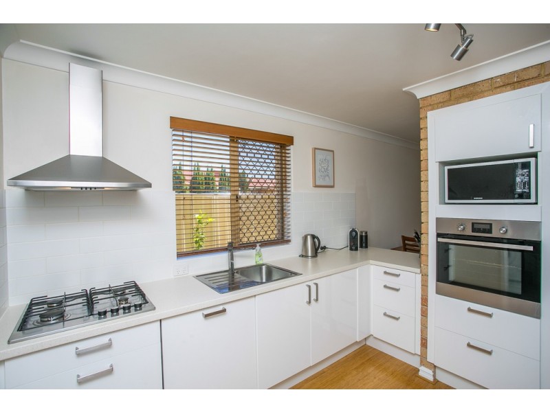 2/5 Camden Street, Dianella WA 6059