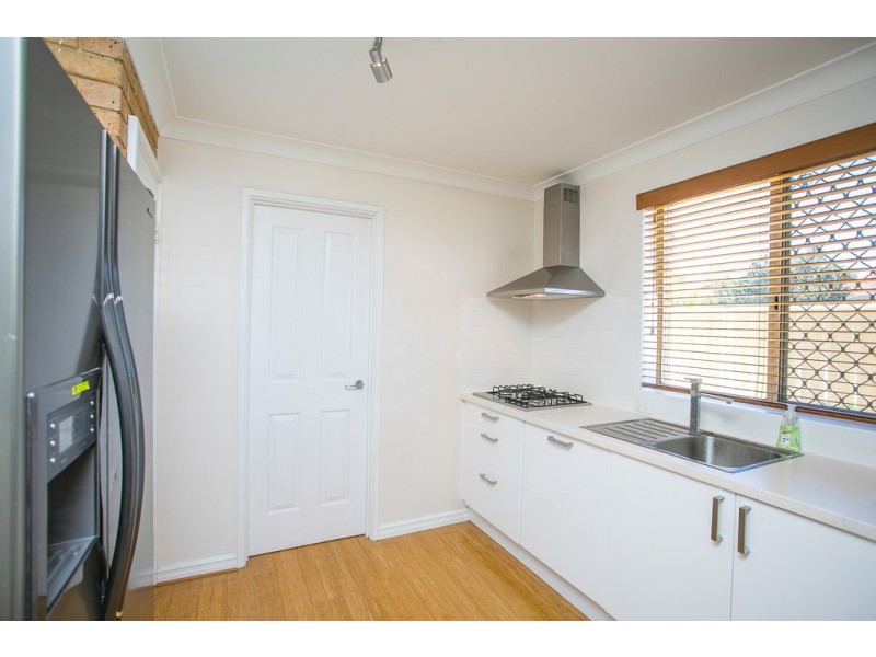 2/5 Camden Street, Dianella WA 6059