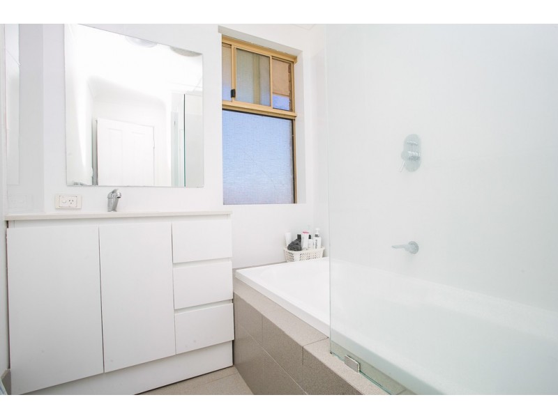 2/5 Camden Street, Dianella WA 6059