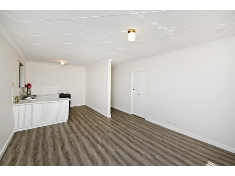 1/317 The Strand, Dianella WA 6059