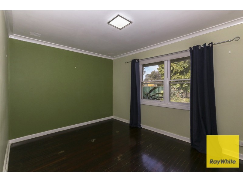 33 Weddall Road, Lockridge WA 6054