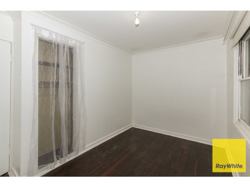 33 Weddall Road, Lockridge WA 6054