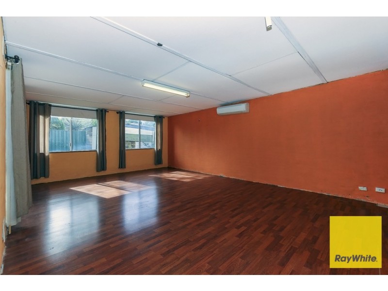 33 Weddall Road, Lockridge WA 6054