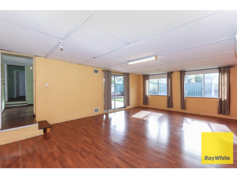 33 Weddall Road, Lockridge WA 6054