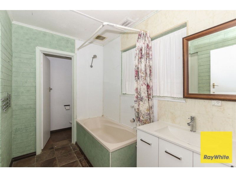 33 Weddall Road, Lockridge WA 6054