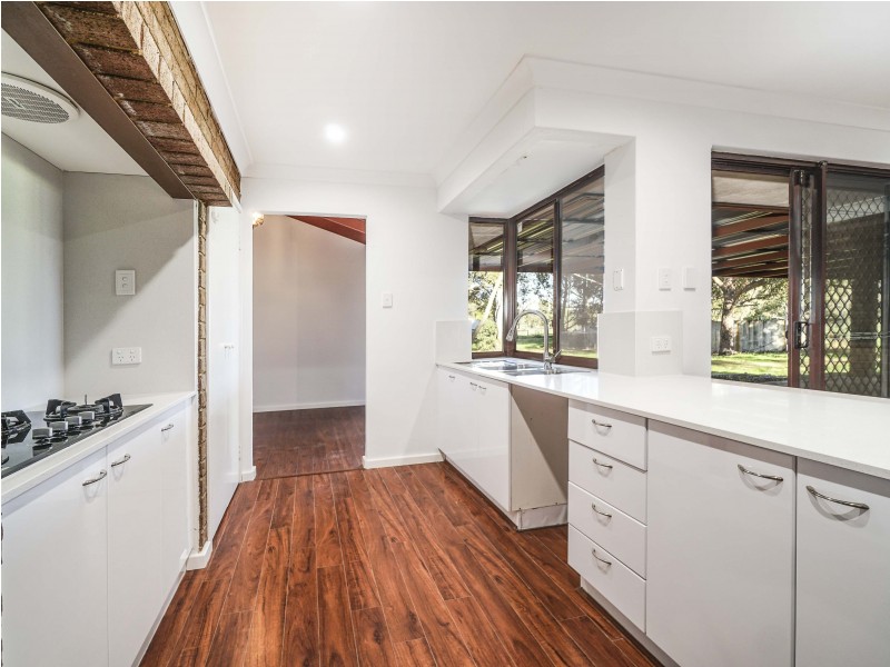 160 McNeill Road, Champion Lakes WA 6111