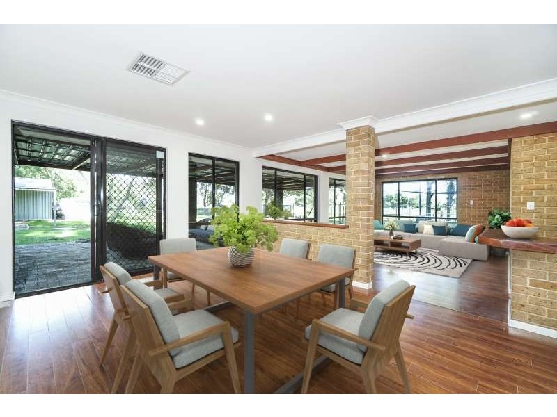 160 McNeill Road, Champion Lakes WA 6111