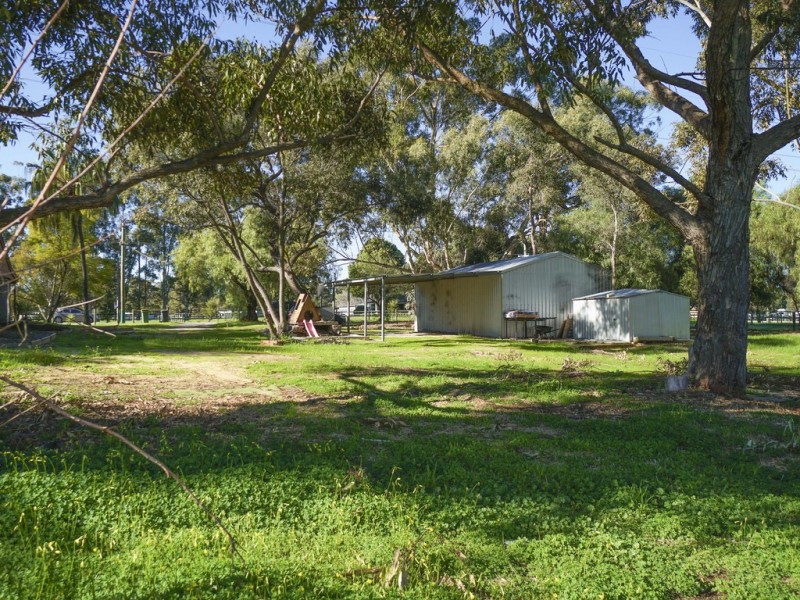 160 McNeill Road, Champion Lakes WA 6111