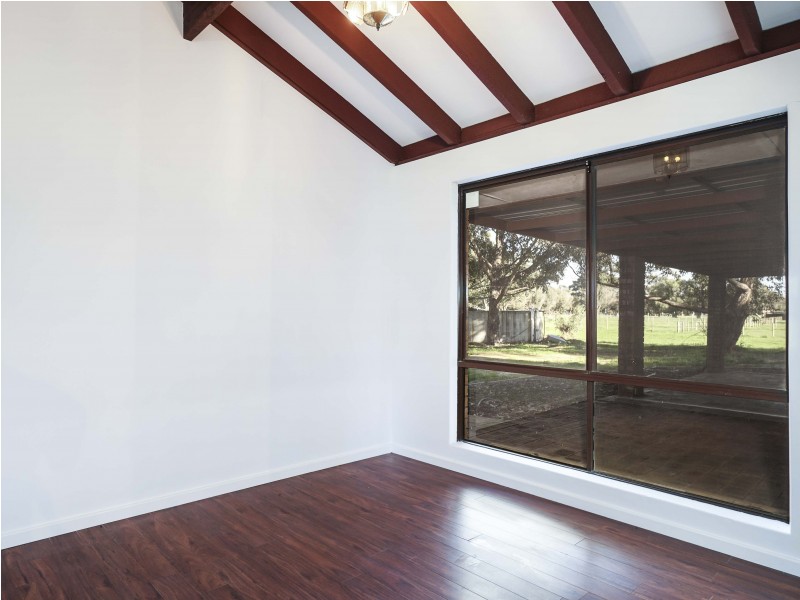 160 McNeill Road, Champion Lakes WA 6111