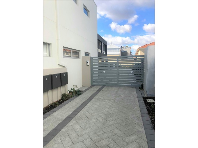 3/32 Pollard Street, Glendalough WA 6016