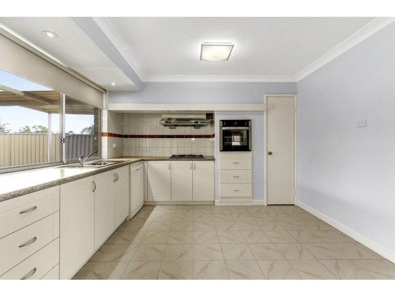 21 St Lawrence Drive, Beechboro WA 6063