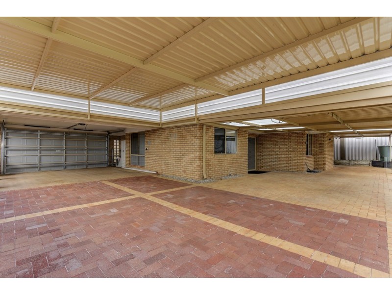 21 St Lawrence Drive, Beechboro WA 6063