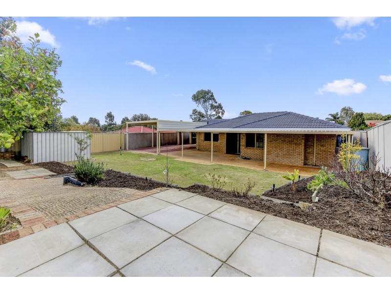 21 St Lawrence Drive, Beechboro WA 6063