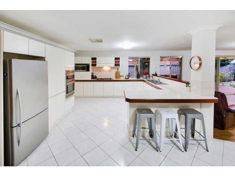 29 Englefield Retreat, Landsdale WA 6065