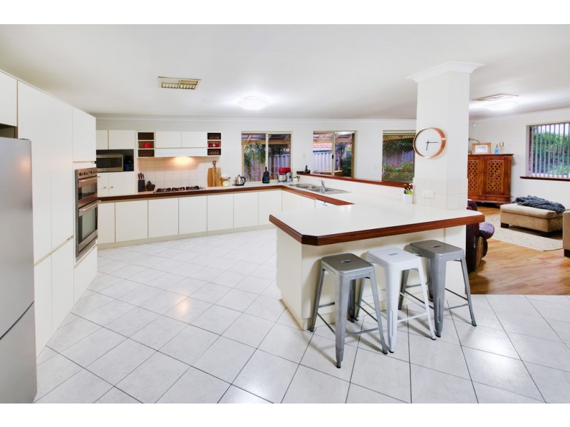 29 Englefield Retreat, Landsdale WA 6065