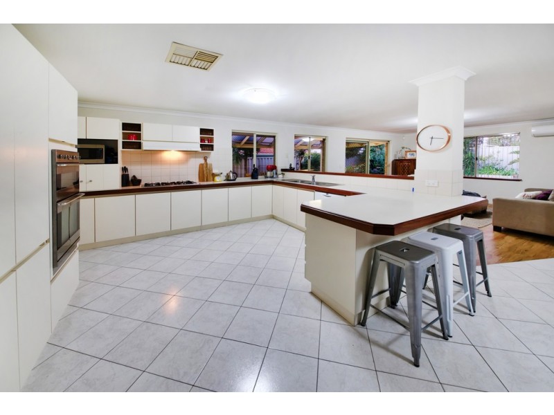 29 Englefield Retreat, Landsdale WA 6065