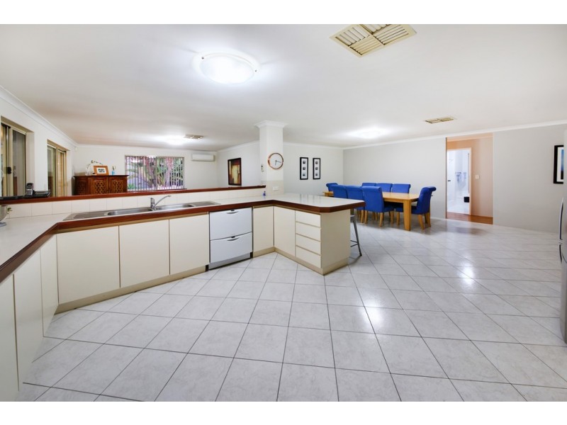 29 Englefield Retreat, Landsdale WA 6065