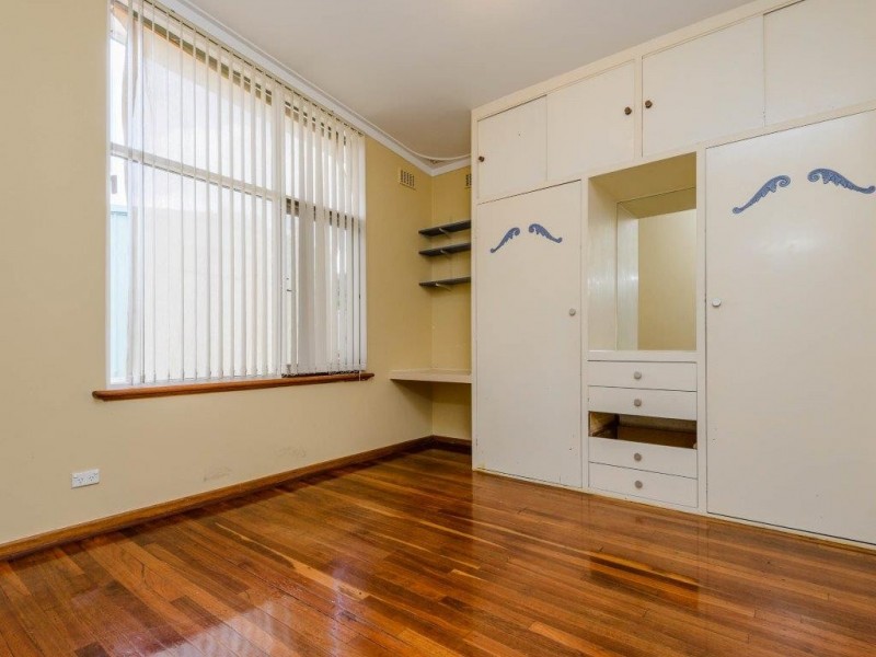 12 Jervois St, Dianella WA 6059