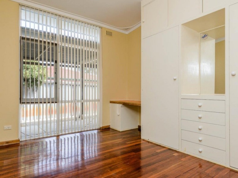 12 Jervois St, Dianella WA 6059