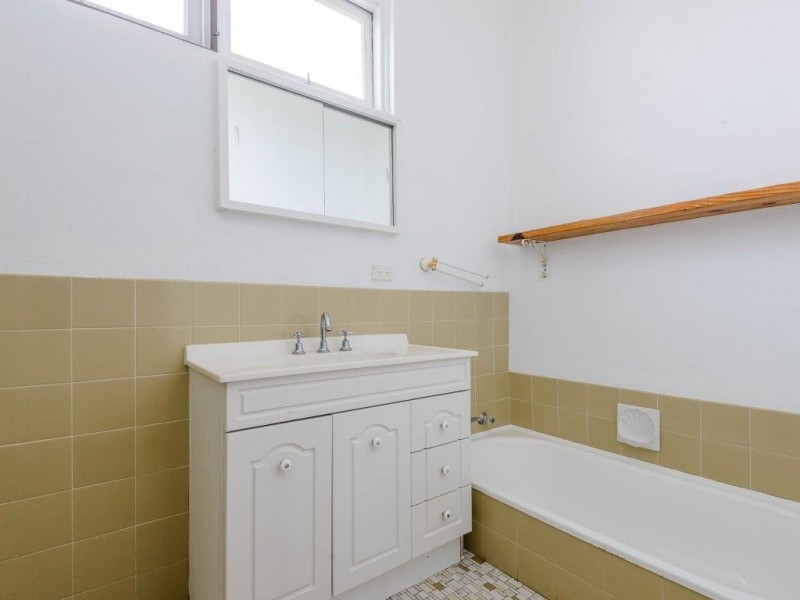 12 Jervois St, Dianella WA 6059