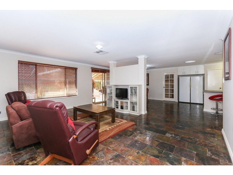 21 Penlea Glade, Kiara WA 6054