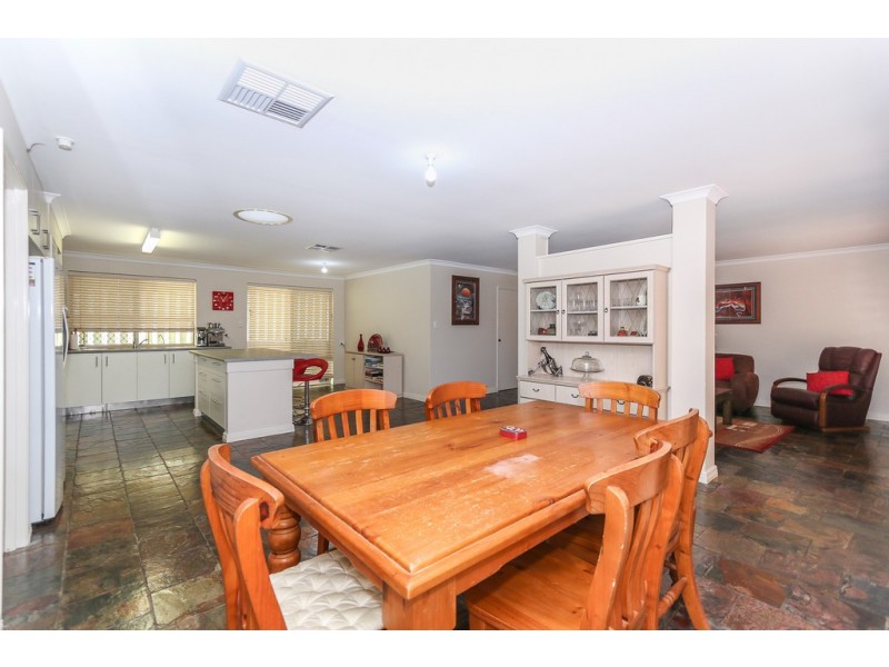 21 Penlea Glade, Kiara WA 6054