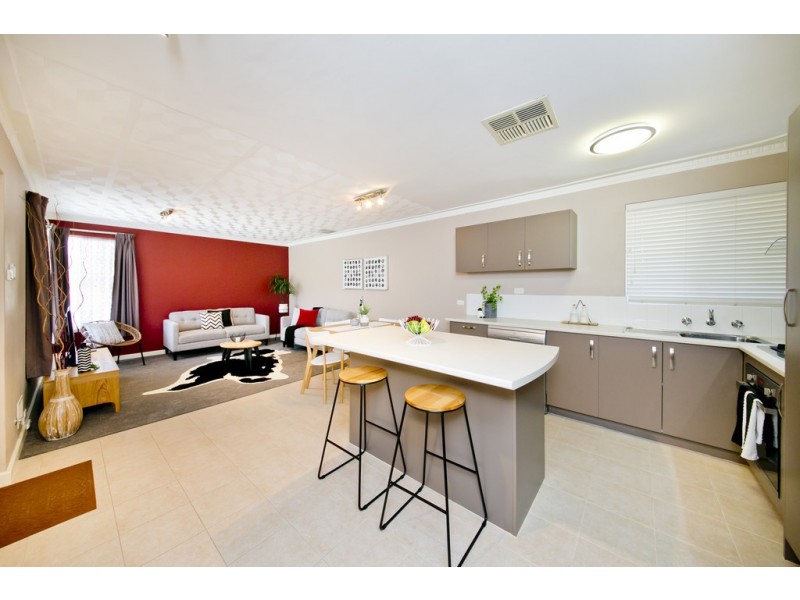 17 Glover Street, Dianella WA 6059