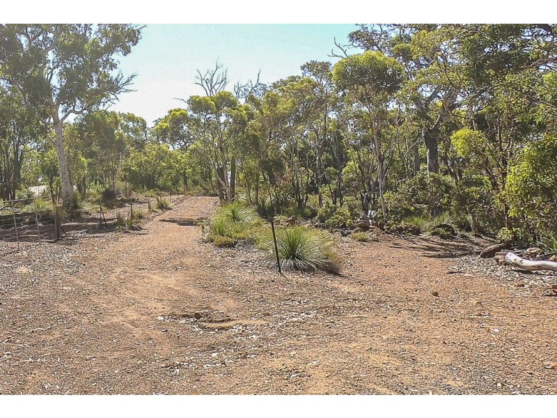 14 The Oaks, Brigadoon WA 6069