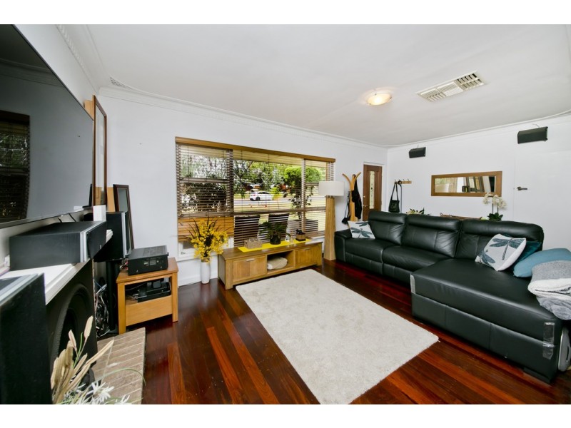 99 Howes Crescent, Dianella WA 6059