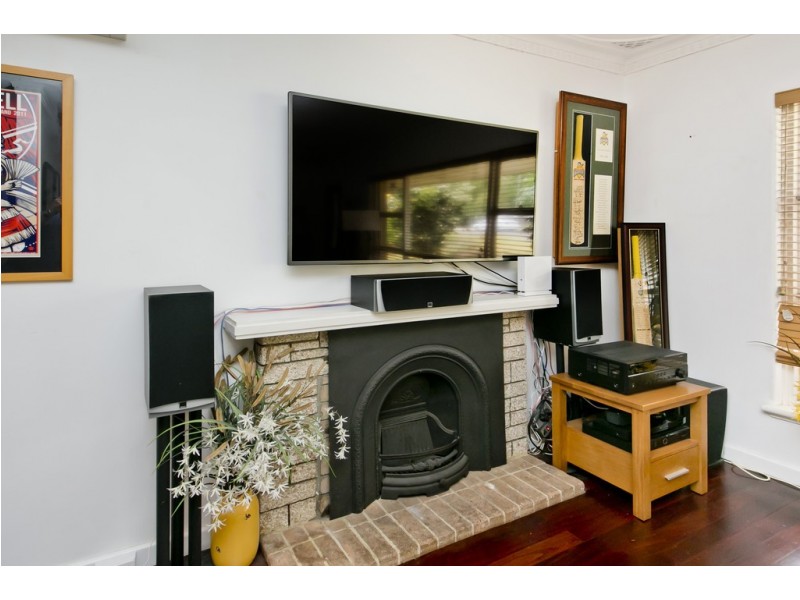 99 Howes Crescent, Dianella WA 6059