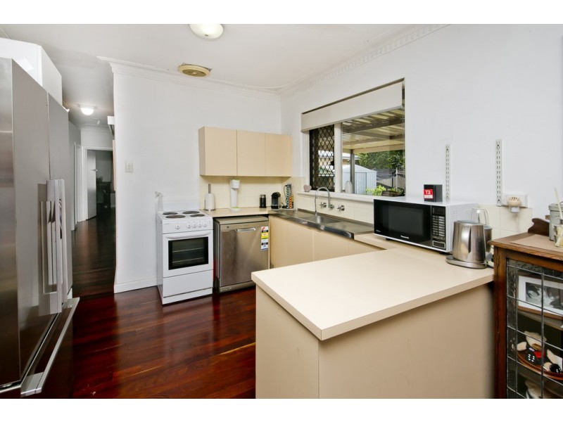 99 Howes Crescent, Dianella WA 6059