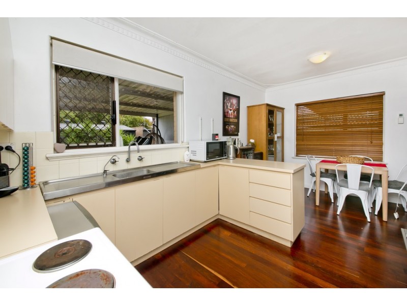 99 Howes Crescent, Dianella WA 6059