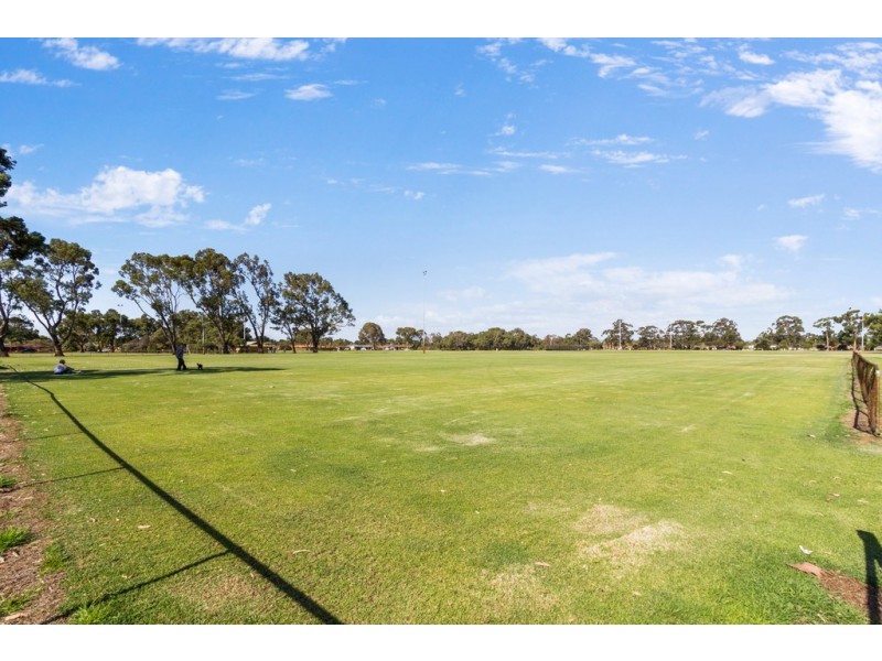 31 Littlemore Way, Eden Hill WA 6054