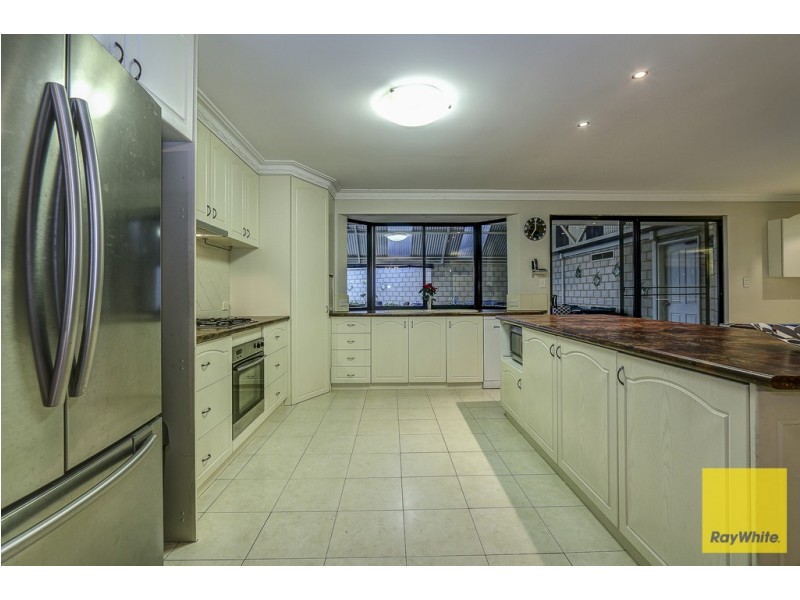 8 Donvale Court, Landsdale WA 6065