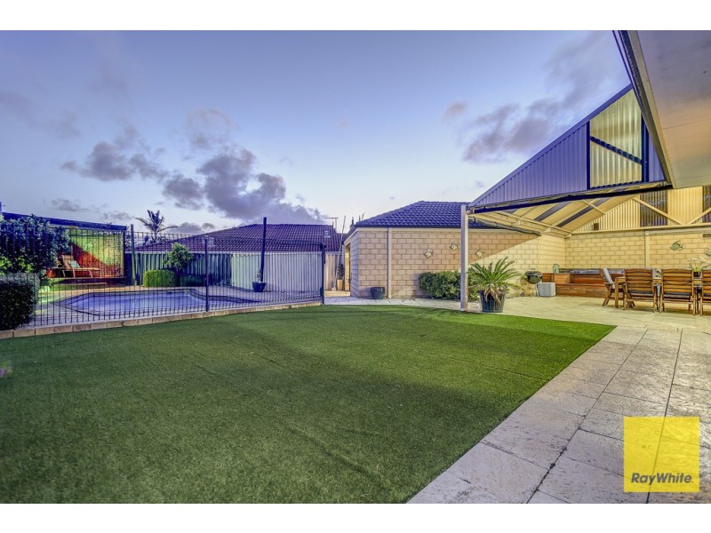 8 Donvale Court, Landsdale WA 6065