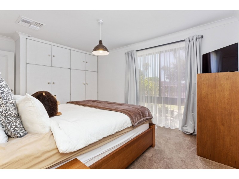 12 Bailey Place, Beechboro WA 6063