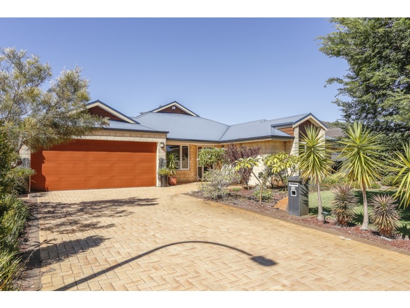 10 Pirianda Way, Aveley WA 6069