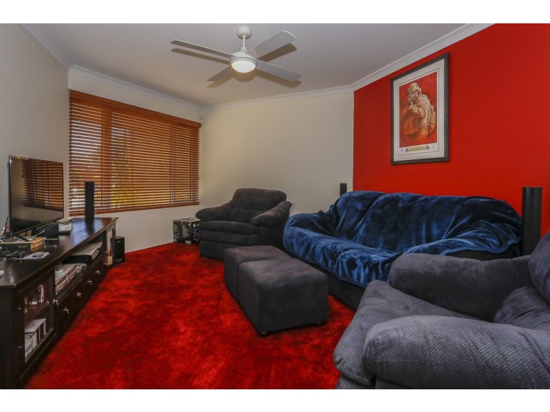 10 Pirianda Way, Aveley WA 6069