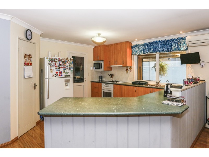 10 Pirianda Way, Aveley WA 6069