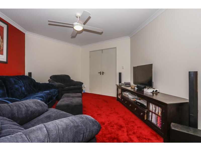 10 Pirianda Way, Aveley WA 6069