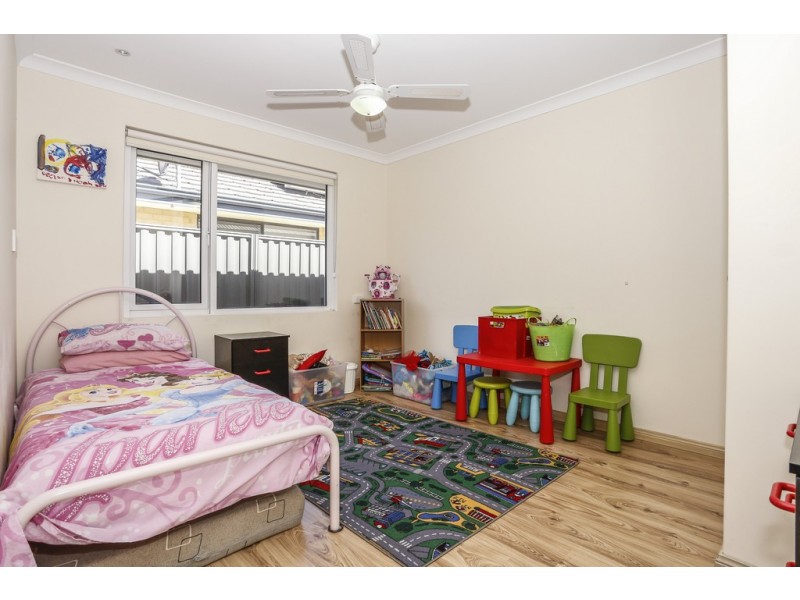 10 Pirianda Way, Aveley WA 6069