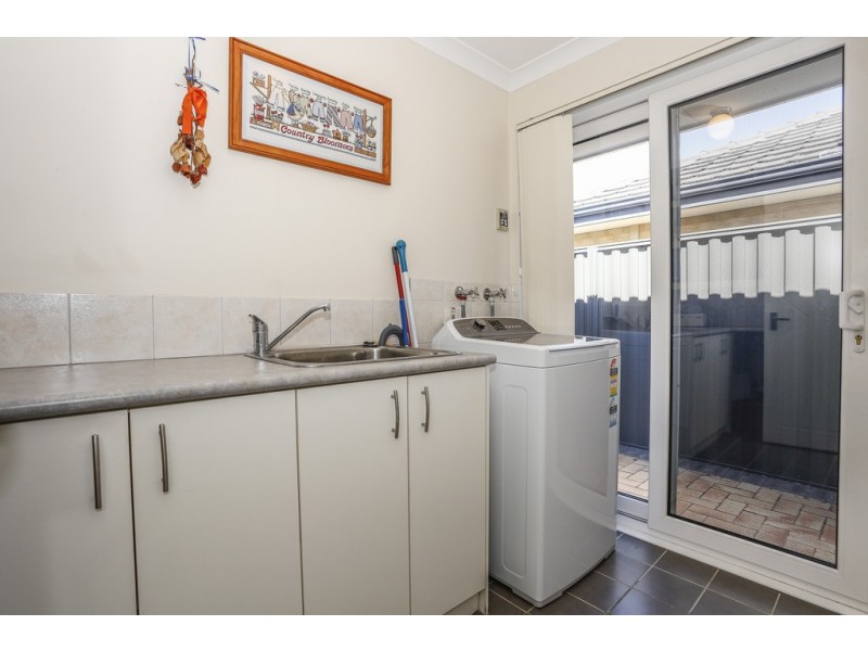 10 Pirianda Way, Aveley WA 6069